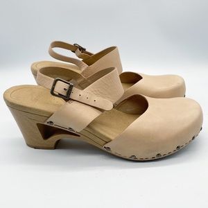 Dansko Thea Nude Leather Cut Out Studded Clog Sandals size 11.5